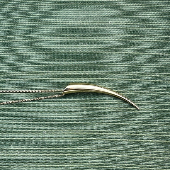 Michael Kors horn necklace - Picture 6 of 6